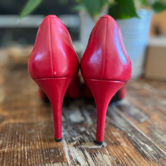 Cole Haan 9 B Red Gabbie Pump - Picture 8 of 8